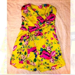 Express floral romper size 6